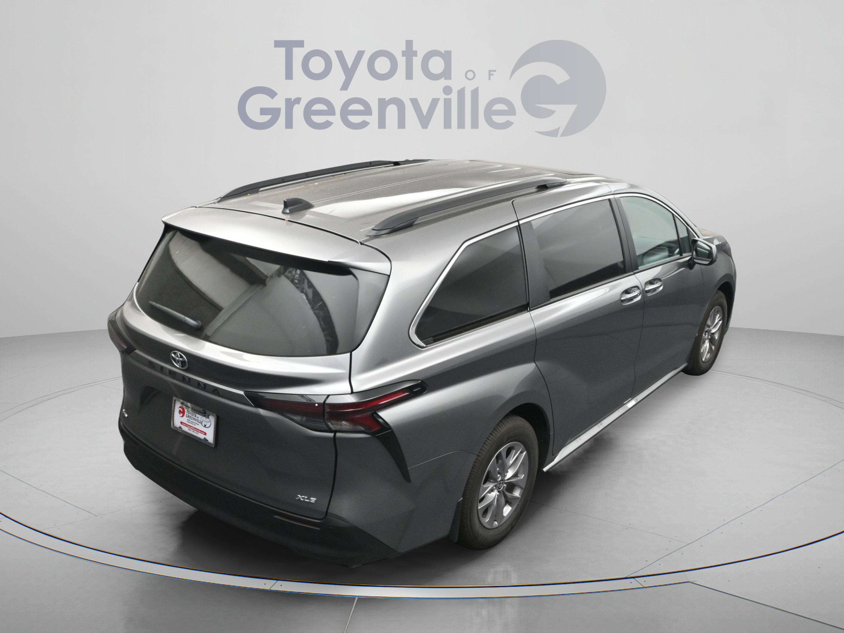 Certified 2026 Toyota Sienna XLE FWD image 14