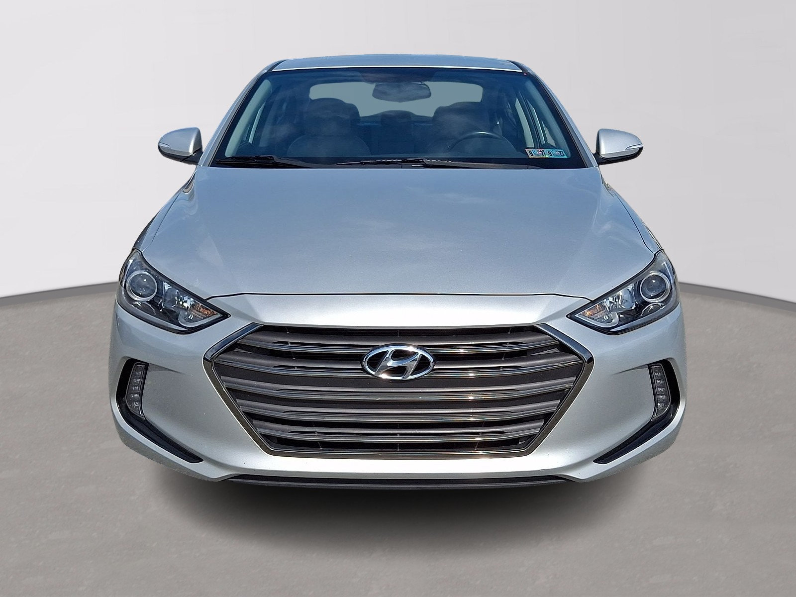Used 2017 Hyundai Elantra Limited FWD image 2