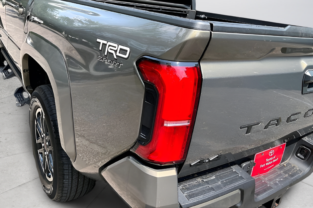 Used 2024 Toyota Tacoma TRD Sport AWD/4WD image 20
