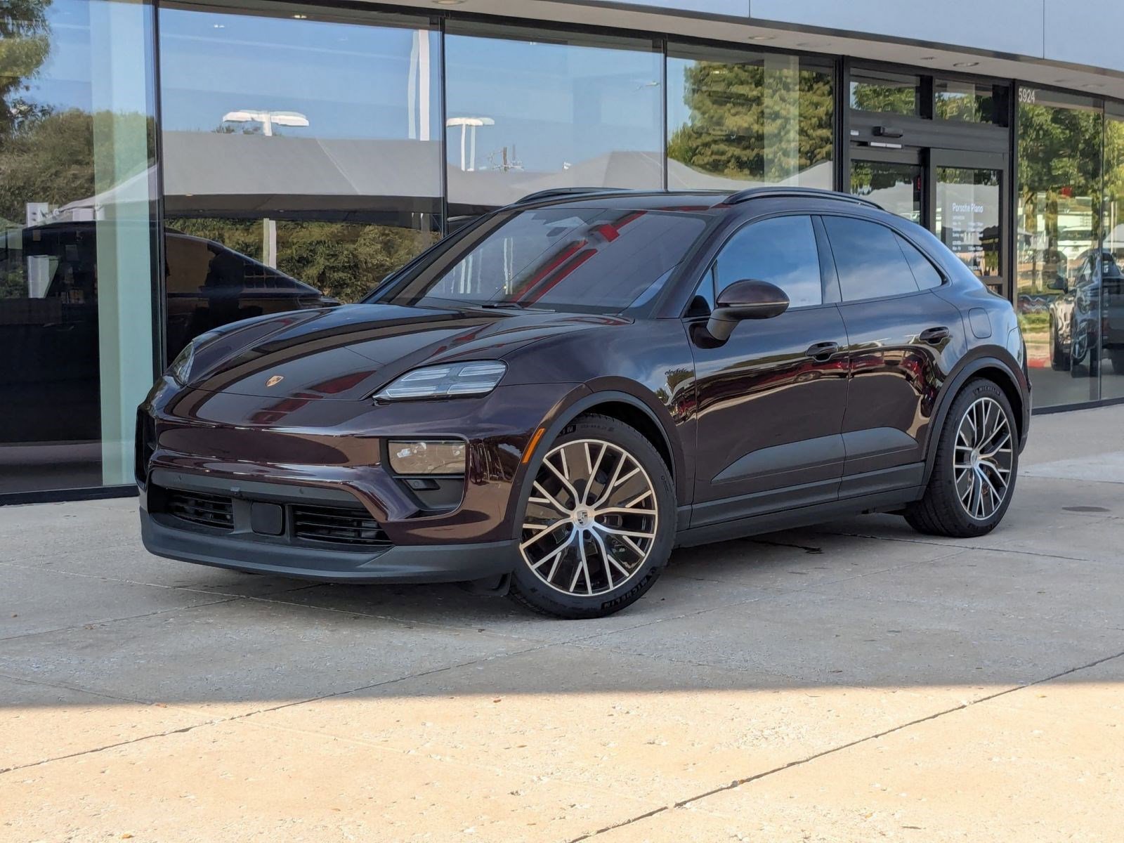 New 2025 Porsche Macan 4 Electric