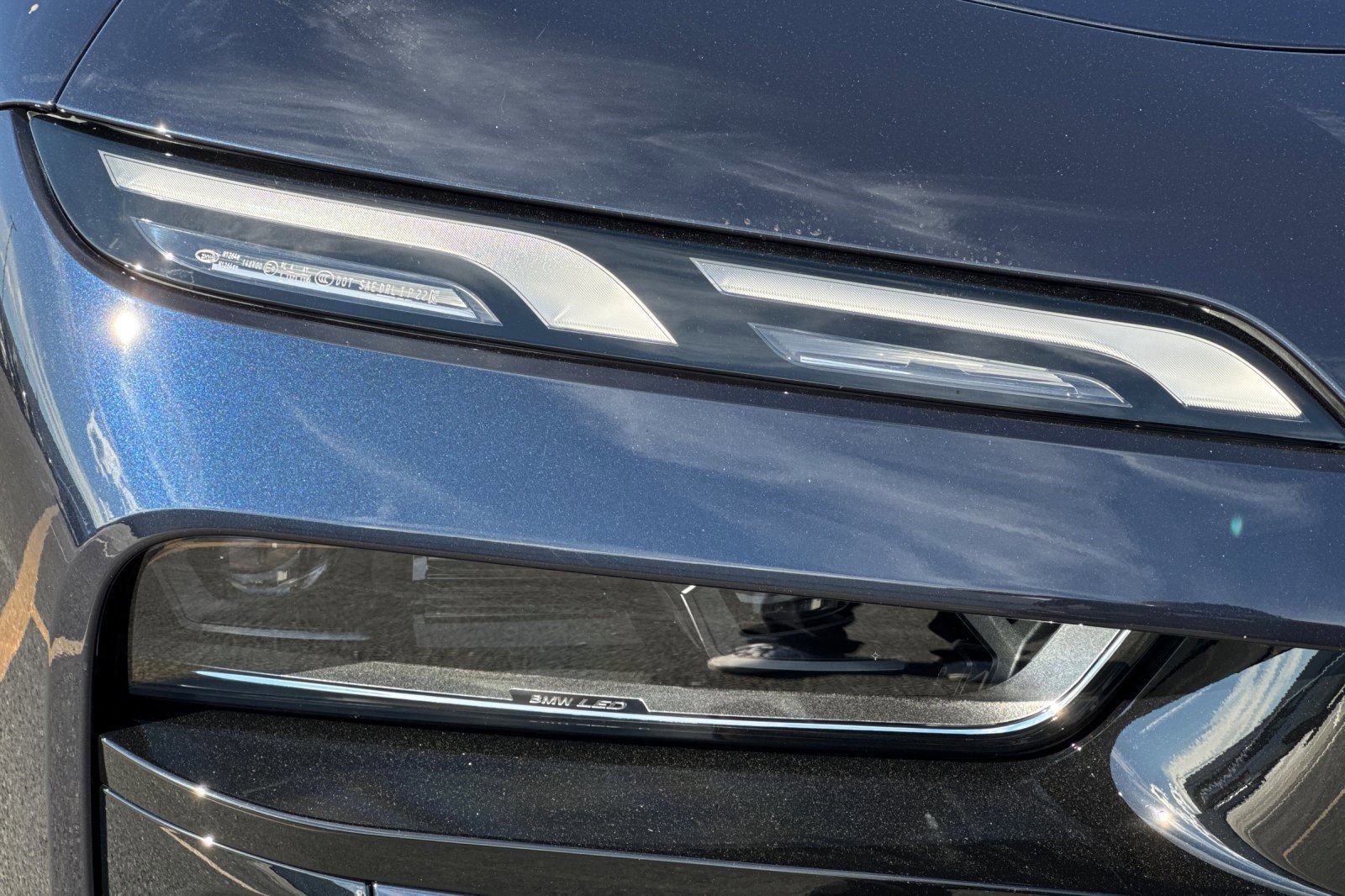 New 2026 BMW 750e xDrive image 11