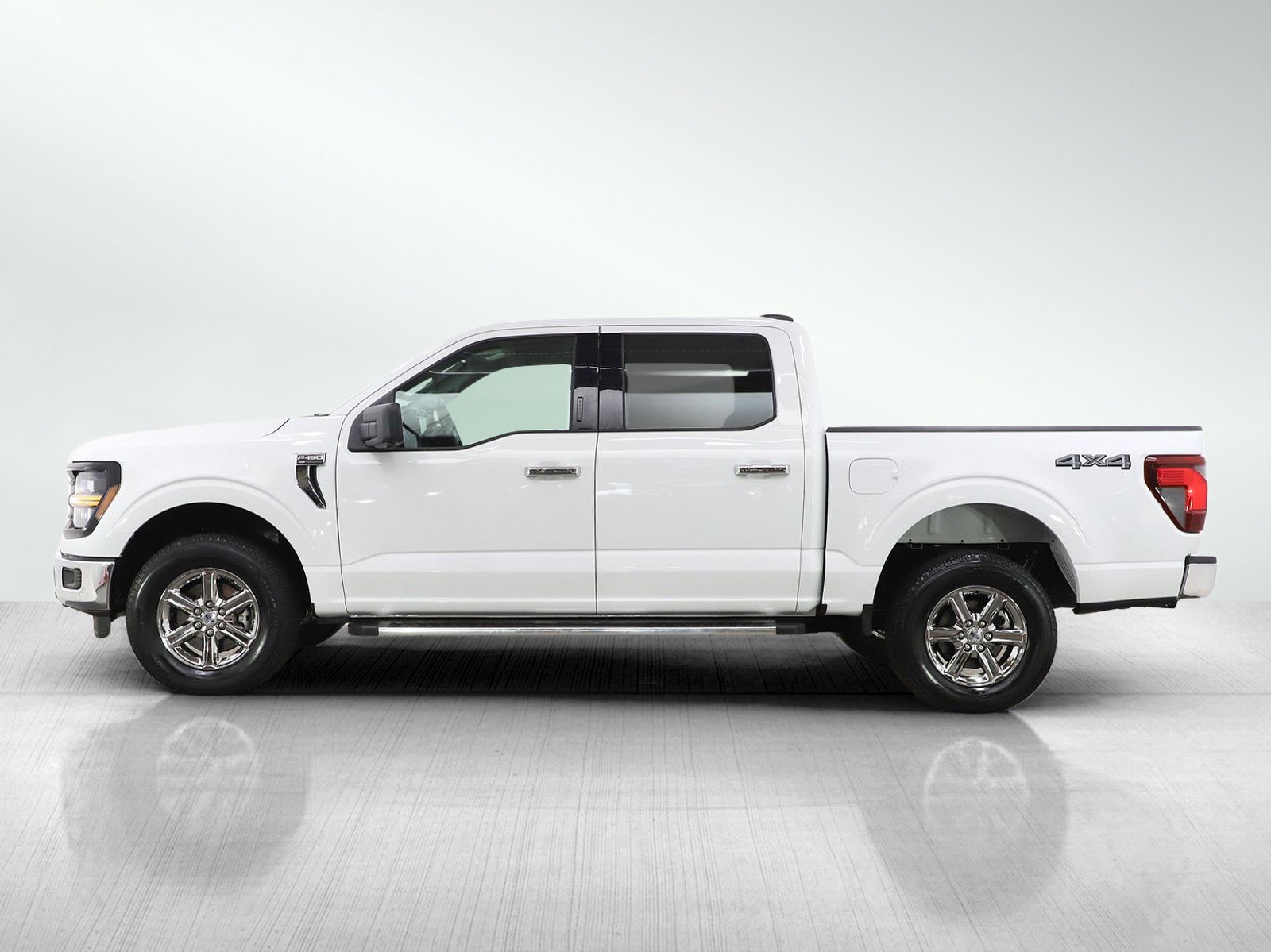 Used 2024 Ford F150 XLT w/ Tow/Haul Package image 2