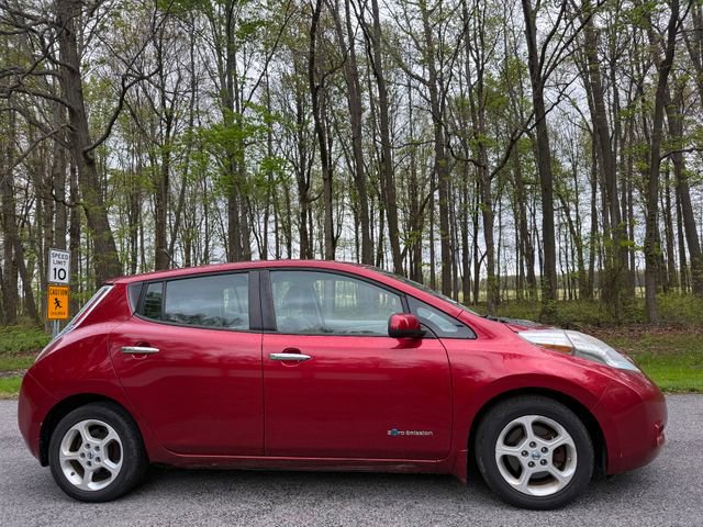 Used 2014 Nissan Leaf SV FWD image 5