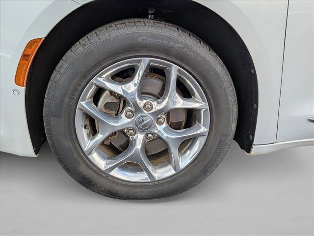 Used 2017 Chrysler Pacifica Limited w/ Advanced Safetytec Group image 26