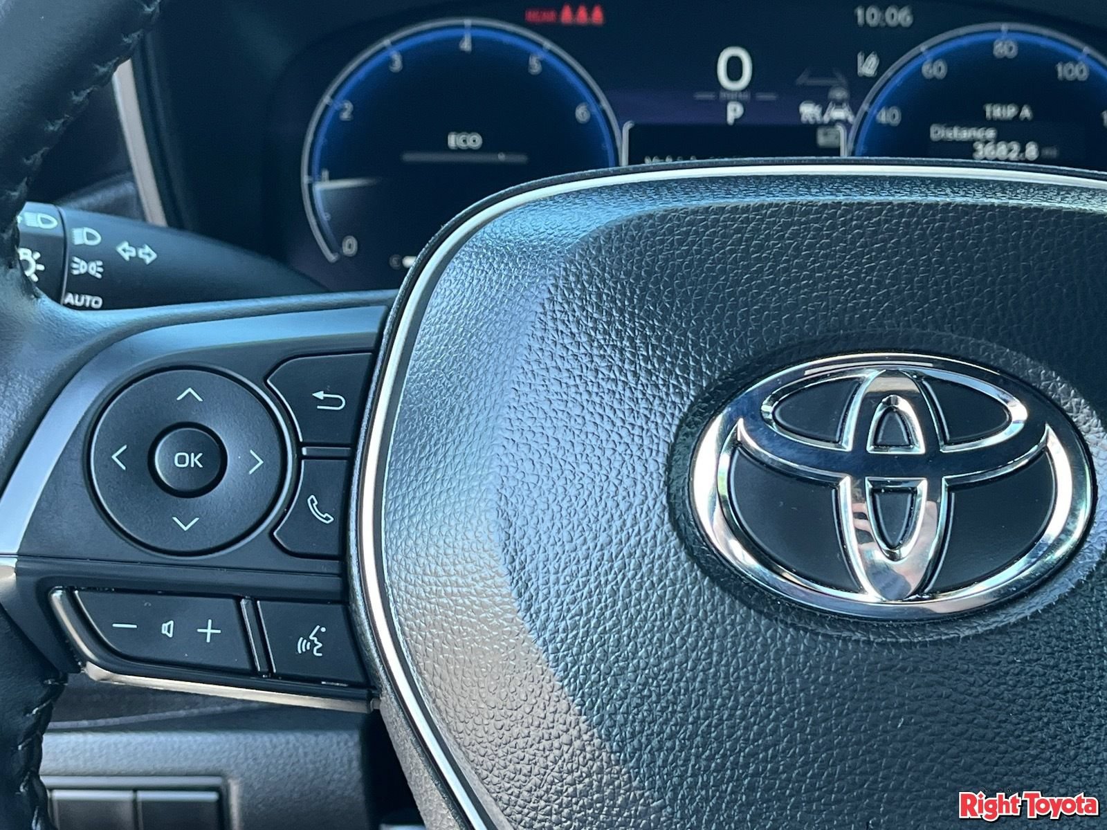 Certified 2026 Toyota Corolla SE w/ SE Package FWD image 23