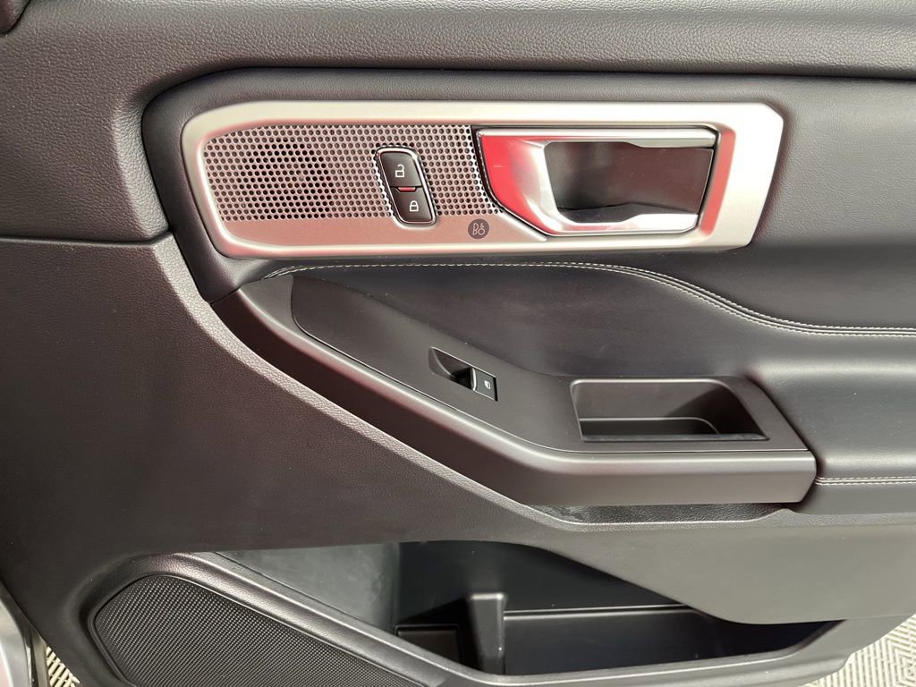 Used 2020 Ford Explorer Limited image 23