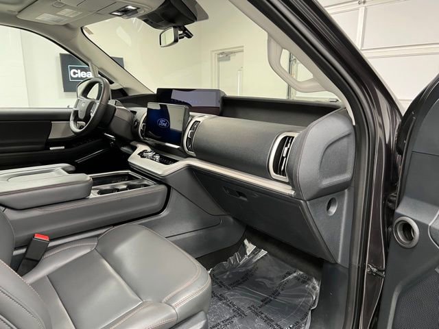 Used 2025 Ford Expedition Max Active AWD/4WD image 59