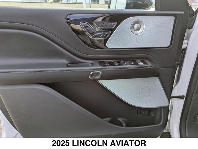 Used 2025 Lincoln Aviator Reserve w/ Equipment Group 201A image 10