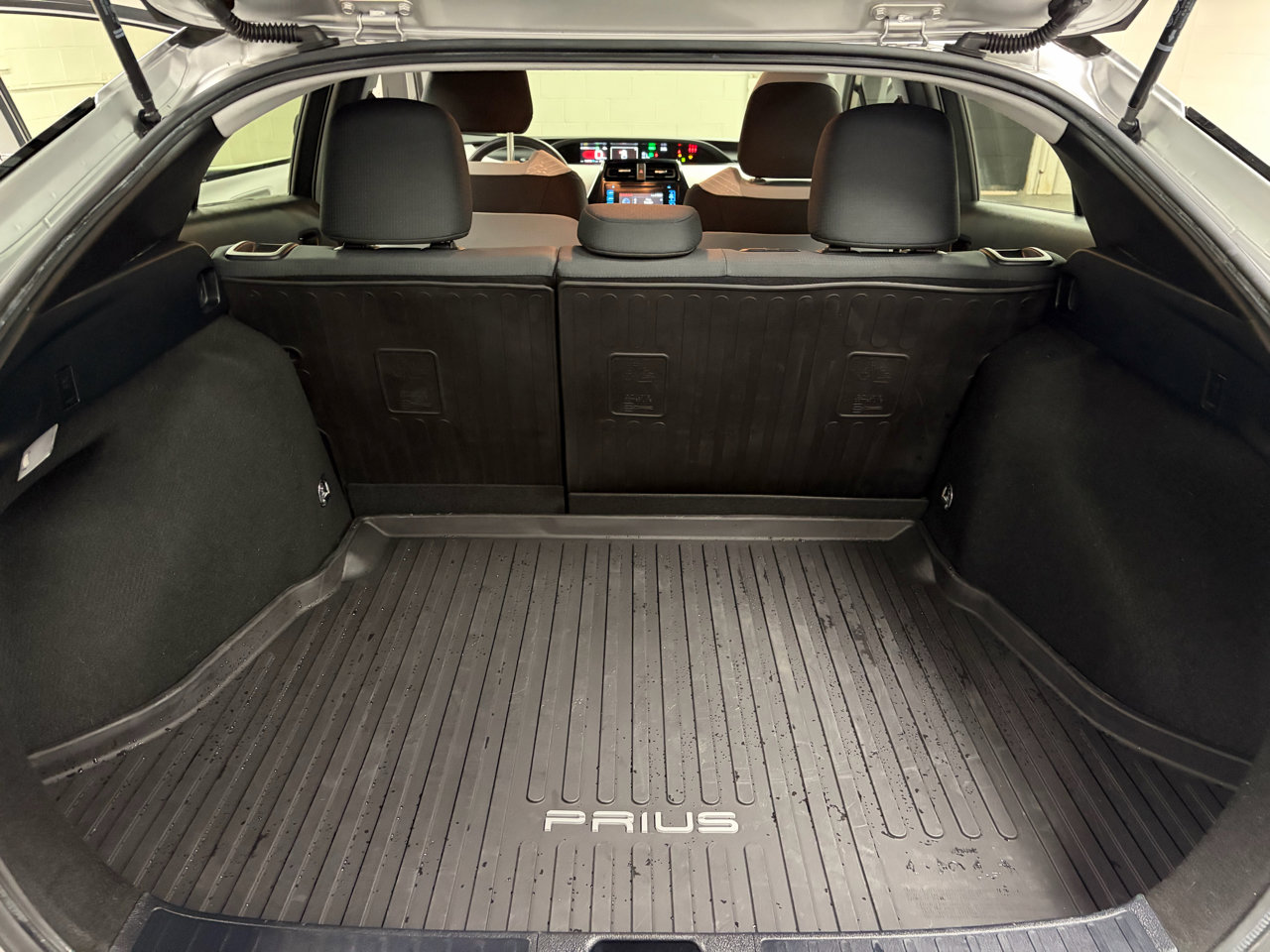 Used 2018 Toyota Prius Two FWD image 12