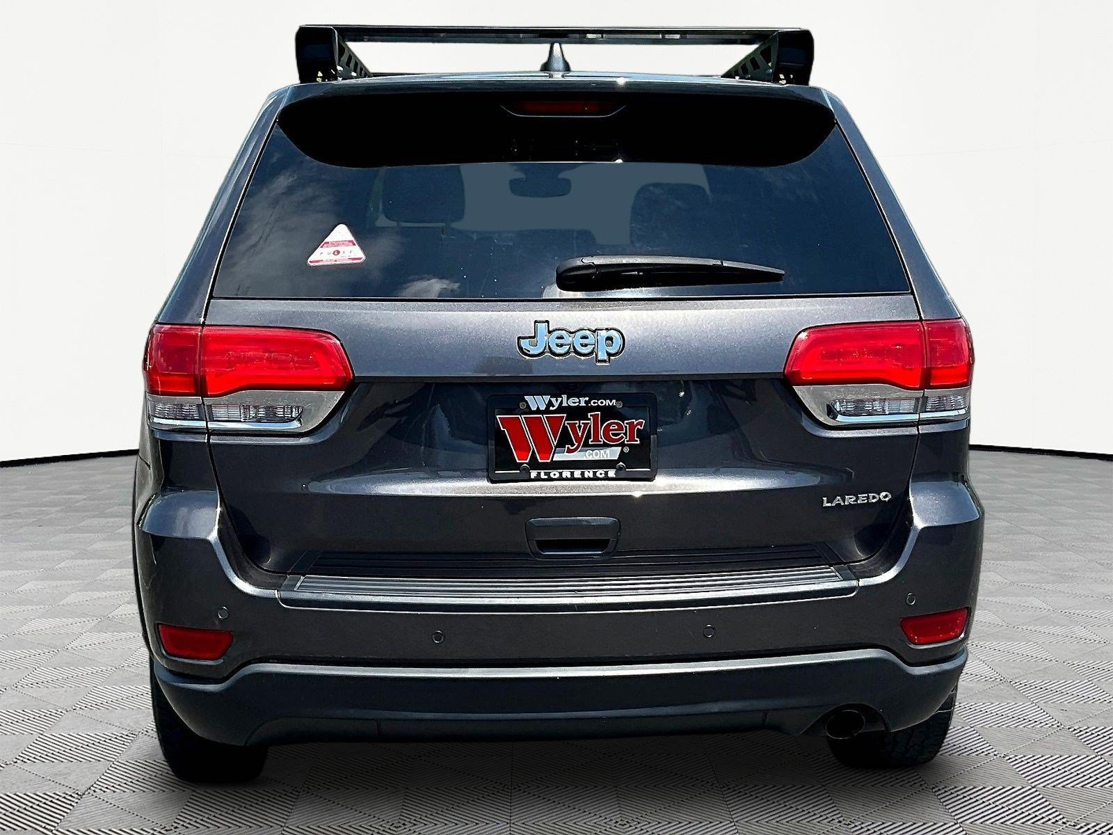 Used 2019 Jeep Grand Cherokee Laredo w/ Laredo X Package RWD image 5