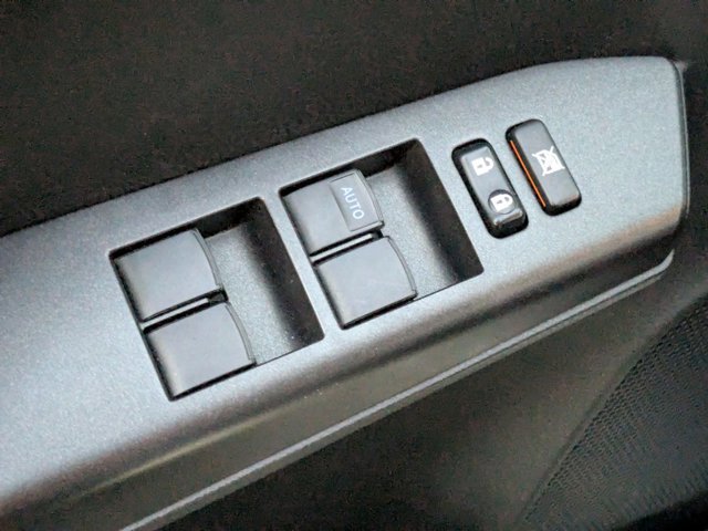 Used 2016 Toyota RAV4 XLE image 12