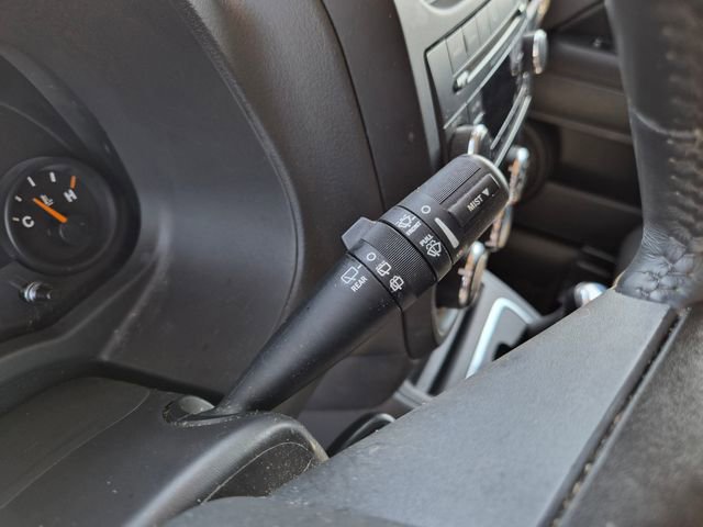 Used 2015 Jeep Patriot High Altitude AWD/4WD image 21