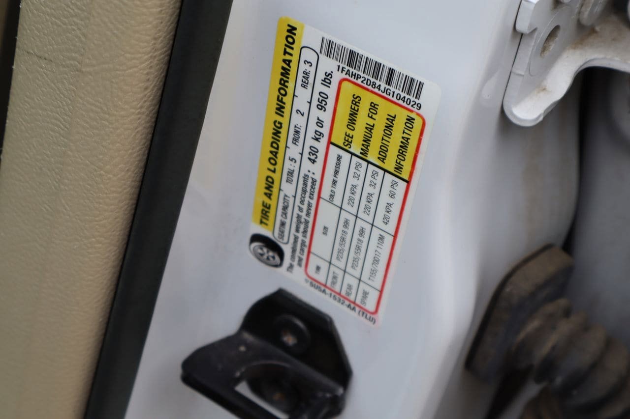 Used 2018 Ford Taurus SE FWD image 27