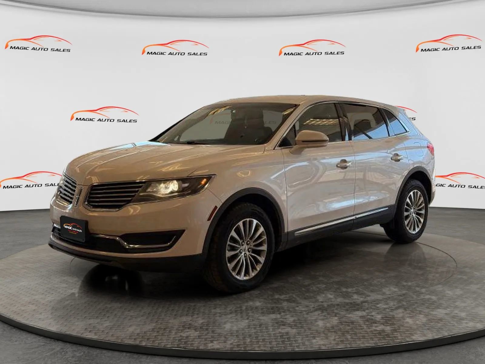 Used 2017 Lincoln MKX Select w/ Select Plus Package image 2