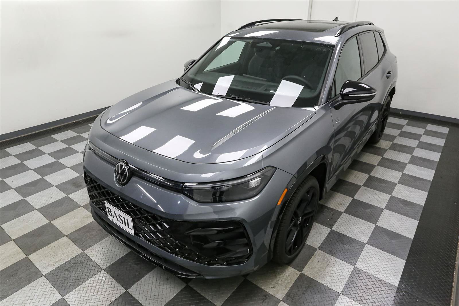 New 2026 Volkswagen Tiguan SE R-Line AWD/4WD image 6