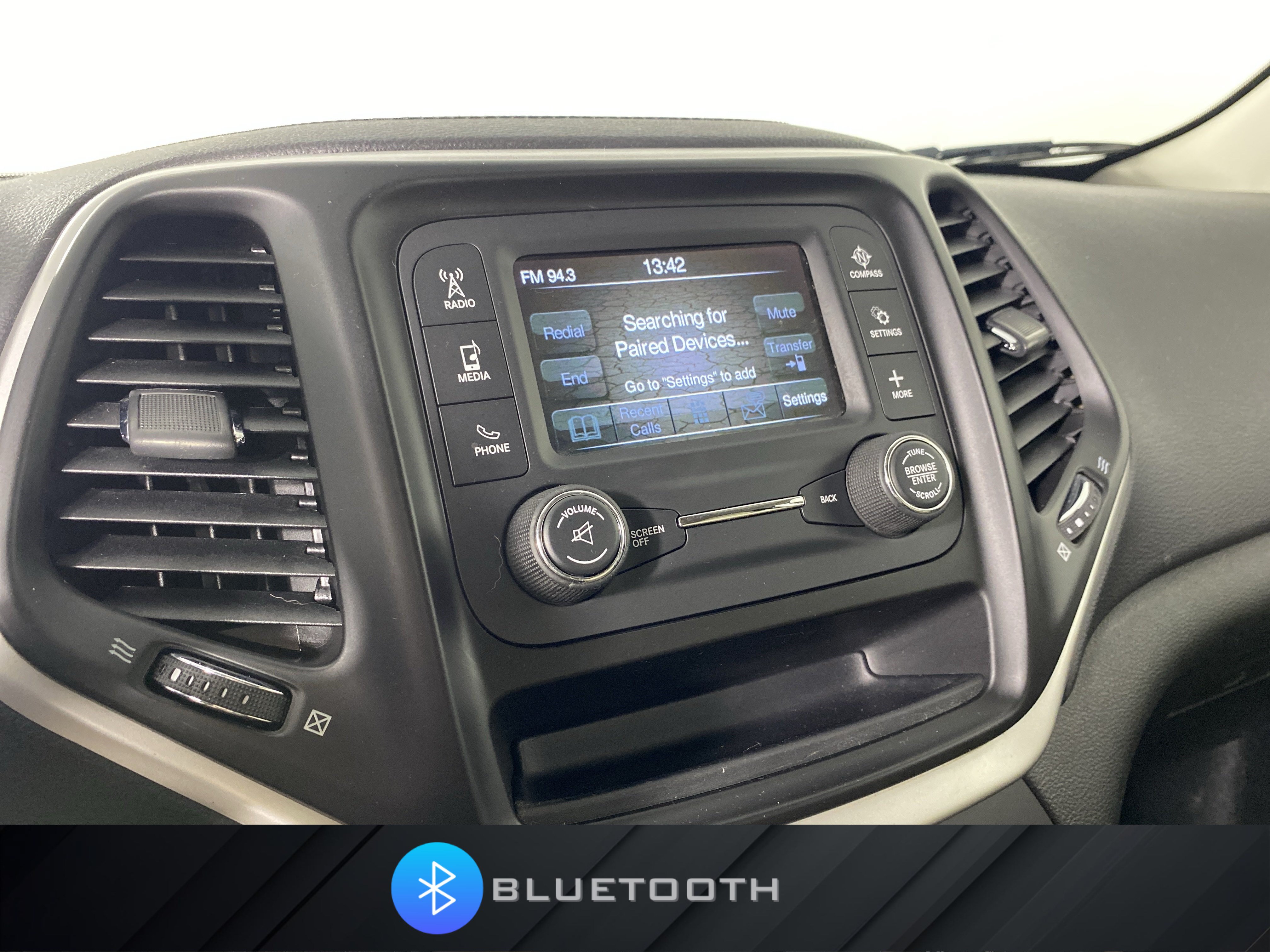 Used 2016 Jeep Cherokee Sport AWD/4WD image 4