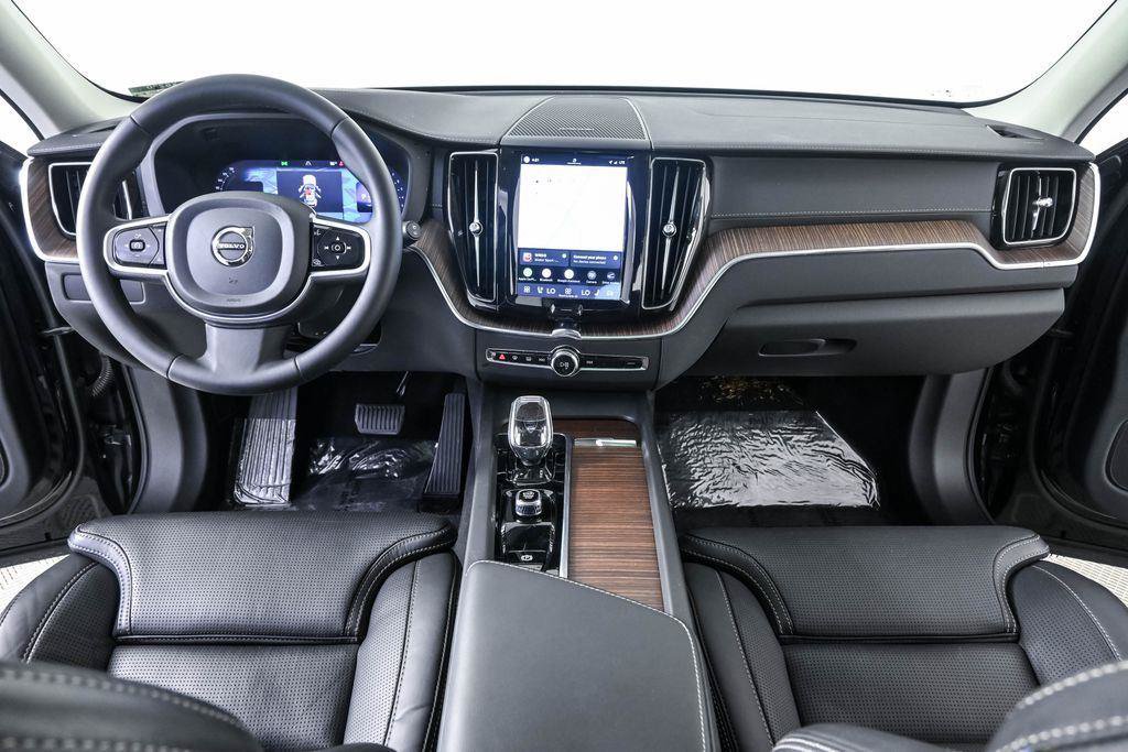 Certified 2023 Volvo XC60 B5 Ultimate w/ Climate Package FWD image 20