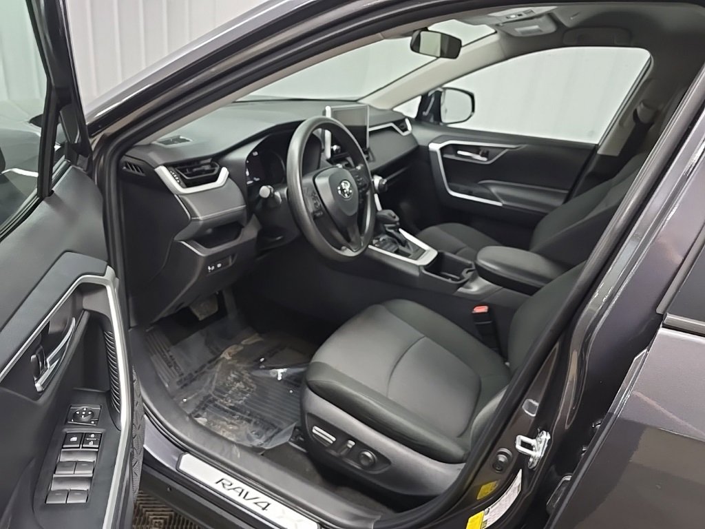Used 2024 Toyota RAV4 XLE image 28
