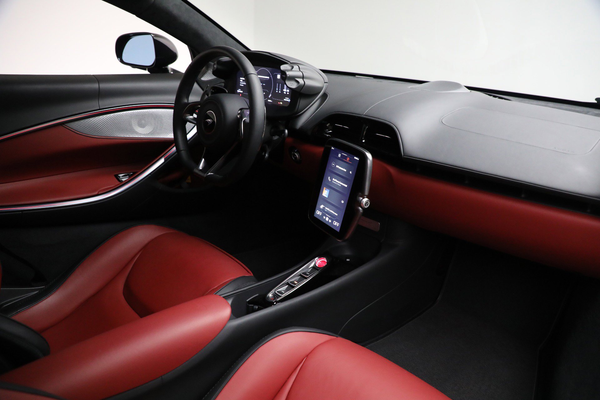 Used 2024 McLaren Artura image 26