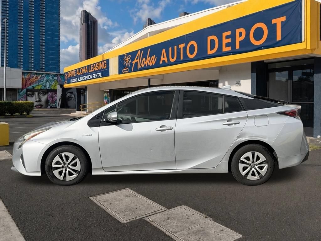 Used 2016 Toyota Prius Two FWD image 2