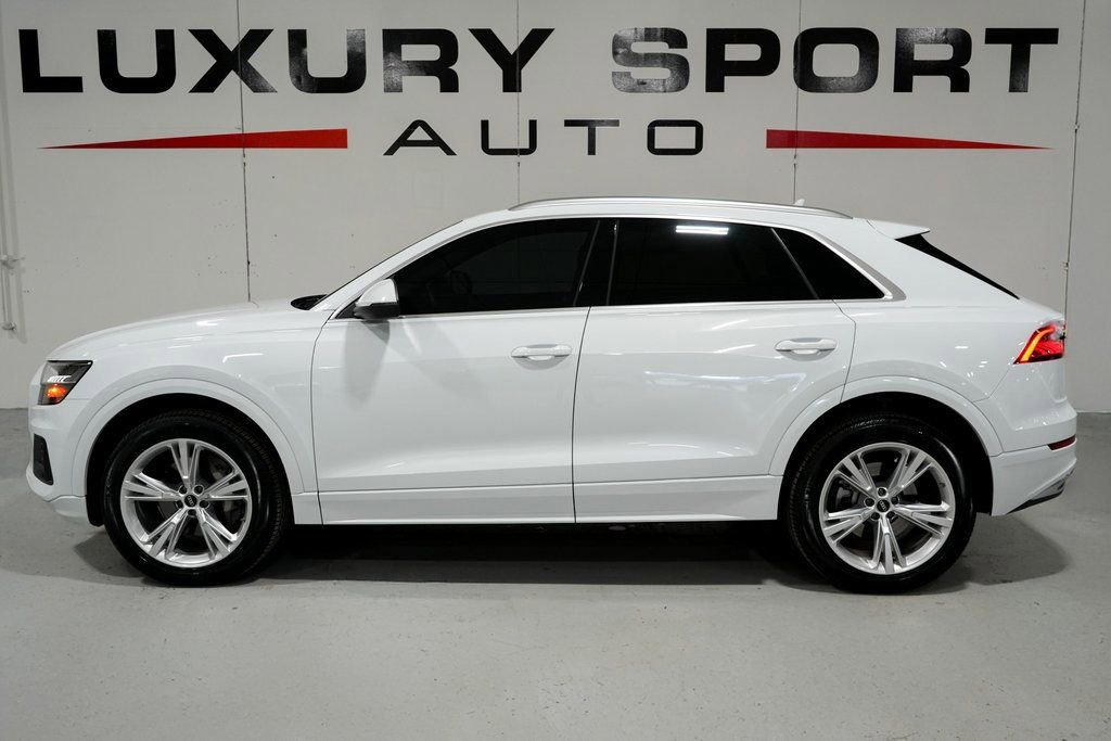Used 2023 Audi Q8 Premium image 2