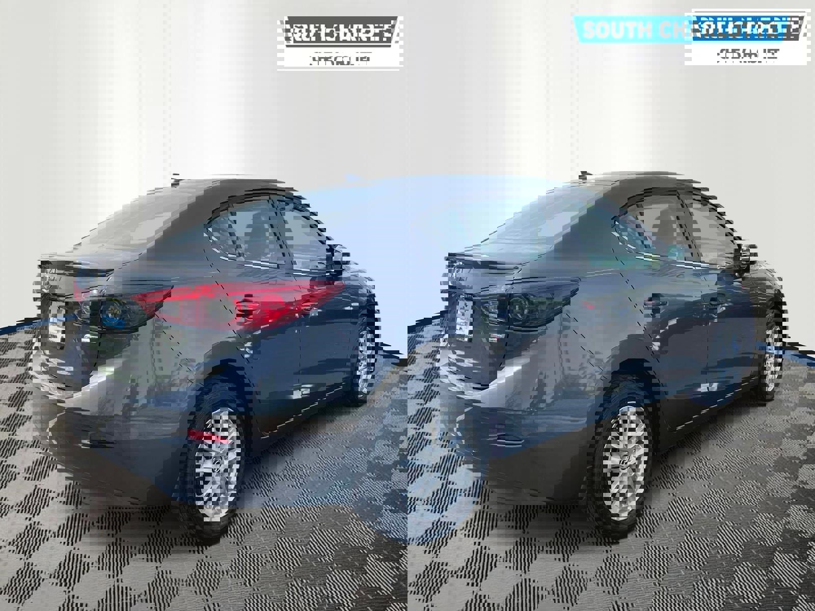 Used 2014 MAZDA MAZDA3 i Touring w/ Technology Package image 5