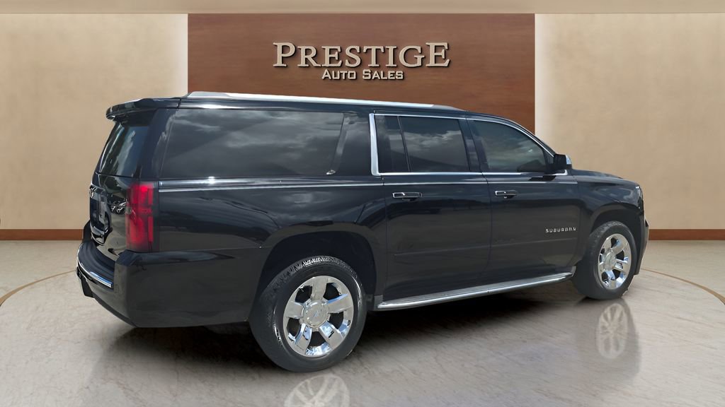 Used 2016 Chevrolet Suburban LTZ RWD image 7