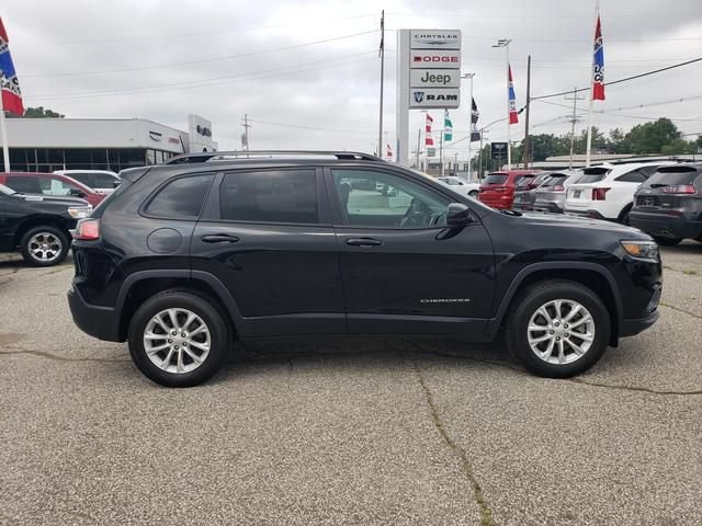 Used 2022 Jeep Cherokee Latitude Lux w/ Sun & Sound Group AWD/4WD image 2