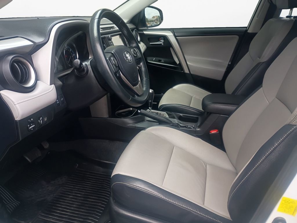 Used 2016 Toyota RAV4 Limited image 19