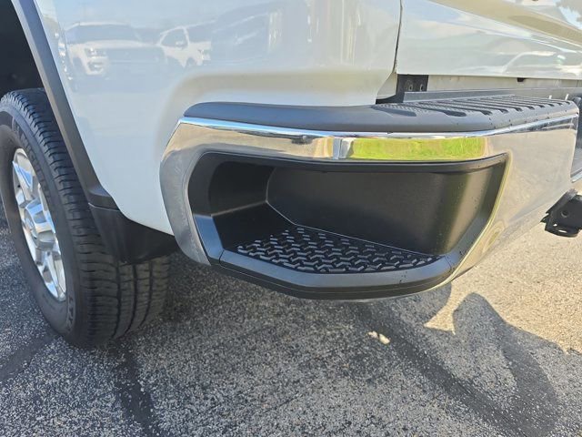 Used 2024 Chevrolet Silverado 2500 LT AWD/4WD image 17