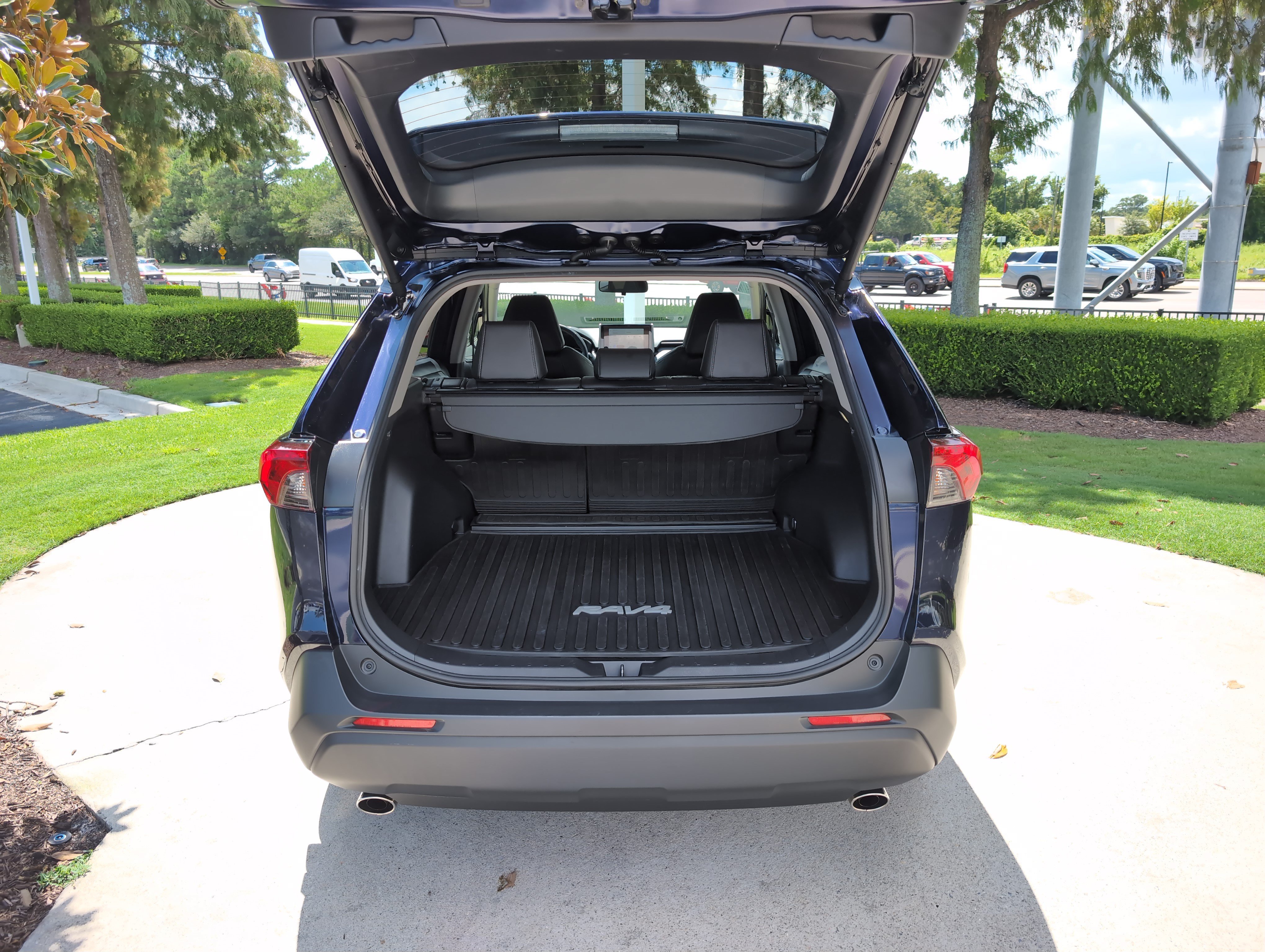 Used 2025 Toyota RAV4 XLE Premium w/ Weather Package AWD/4WD image 32