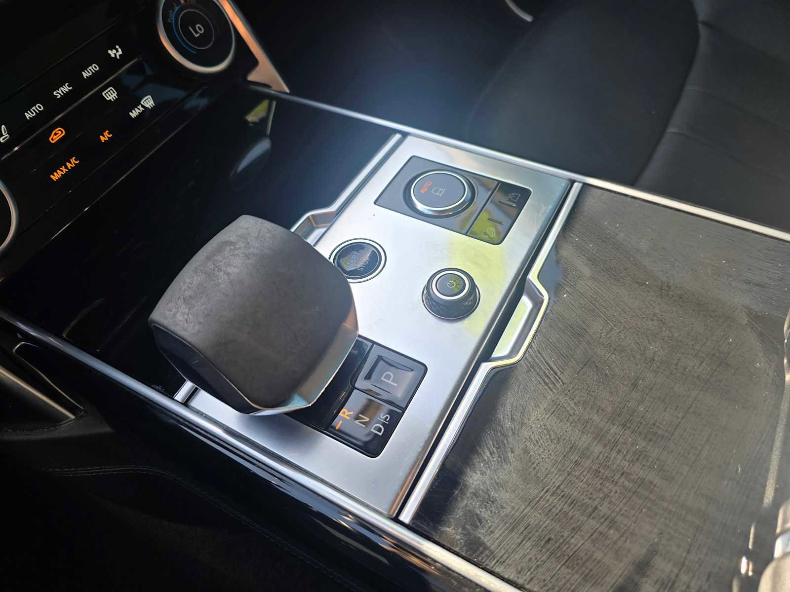 Used 2022 Land Rover Range Rover SE image 32