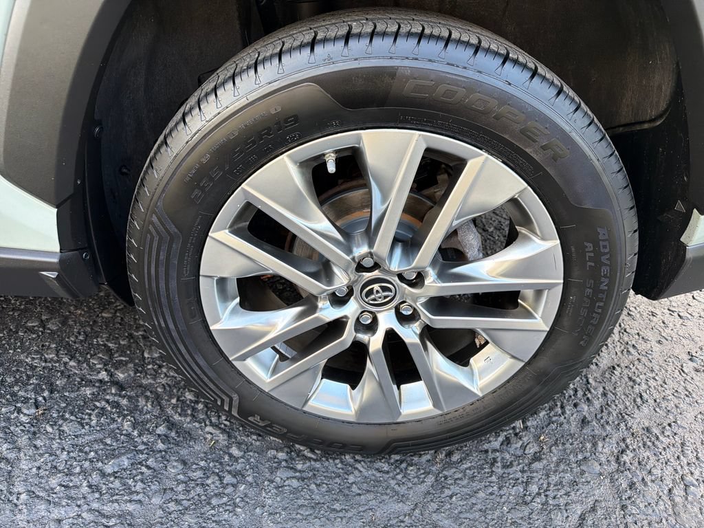 Used 2019 Toyota RAV4 XLE Premium w/ All Weather Liner Package AWD/4WD image 18