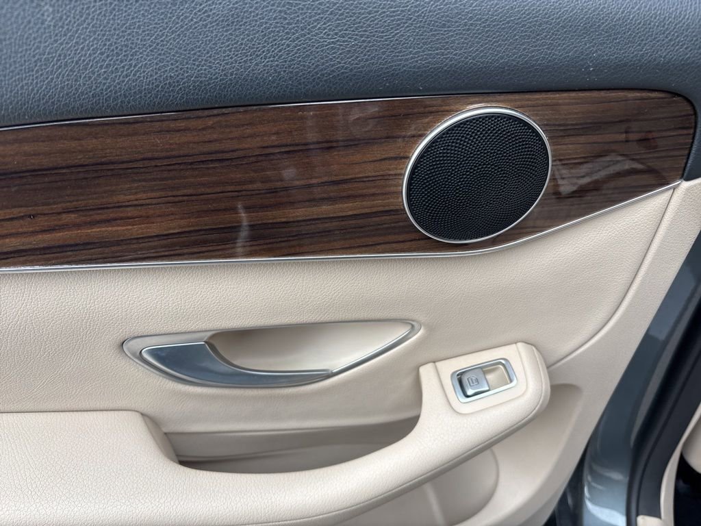 Used 2021 Mercedes-Benz GLC 300 image 21