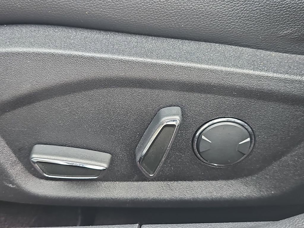 Used 2017 Ford Fusion Energi SE image 29