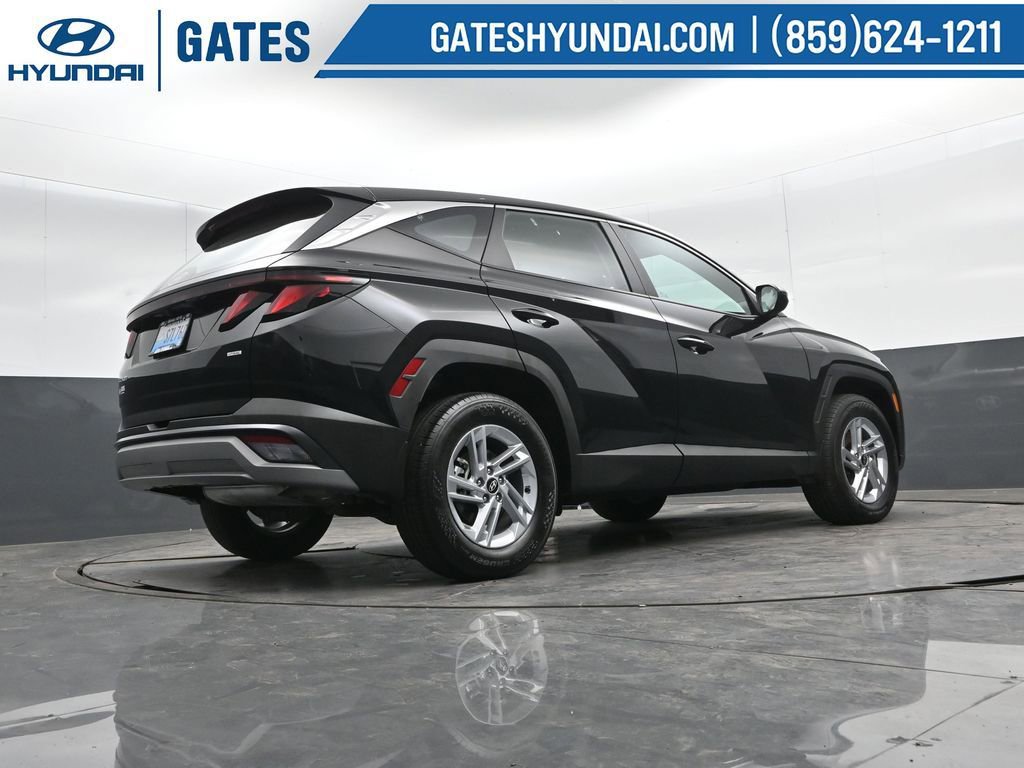 Used 2025 Hyundai Tucson SE AWD/4WD image 35