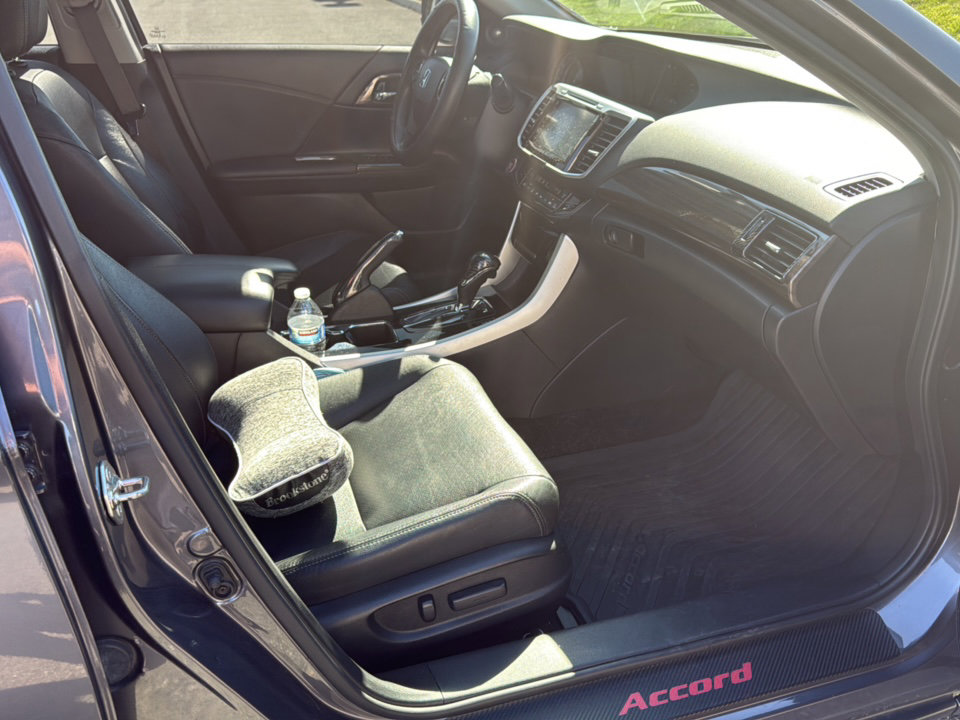 Certified 2017 Honda Accord EX-L image 15