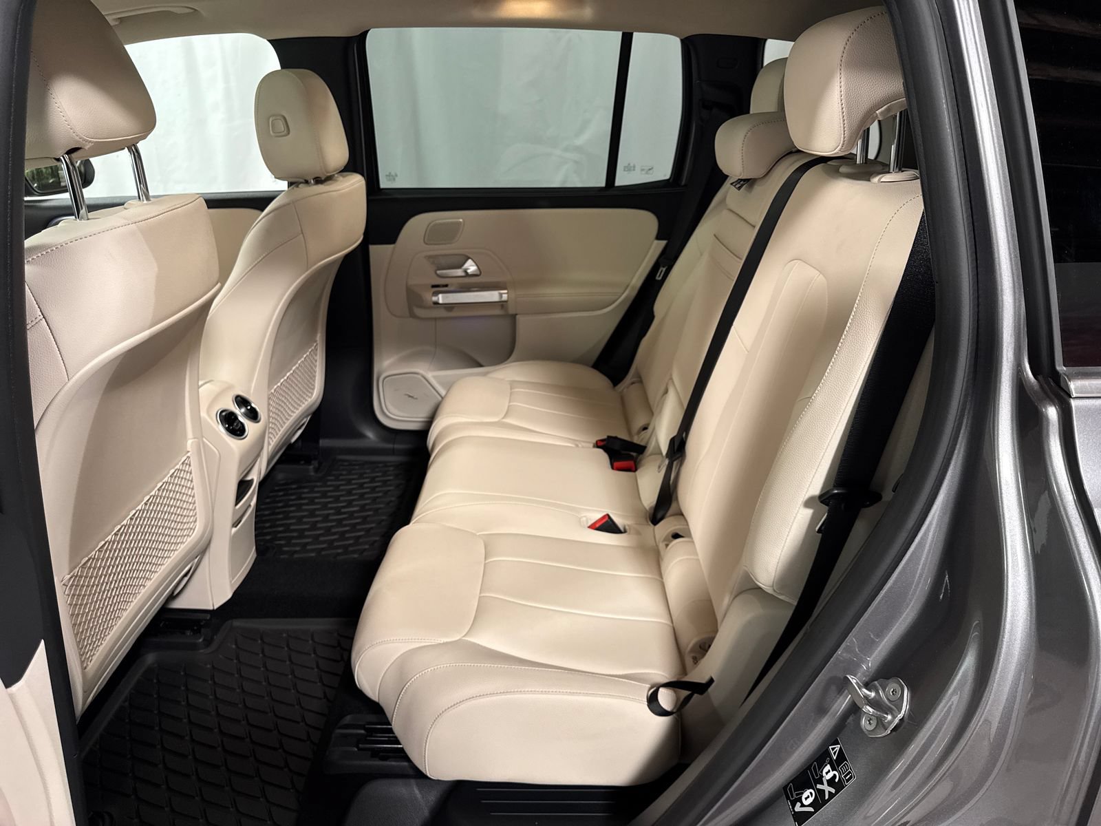 Used 2022 Mercedes-Benz EQB 300 4MATIC image 5