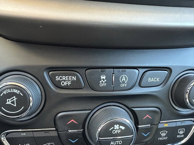 Used 2017 Jeep Cherokee High Altitude w/ Technology Group image 39