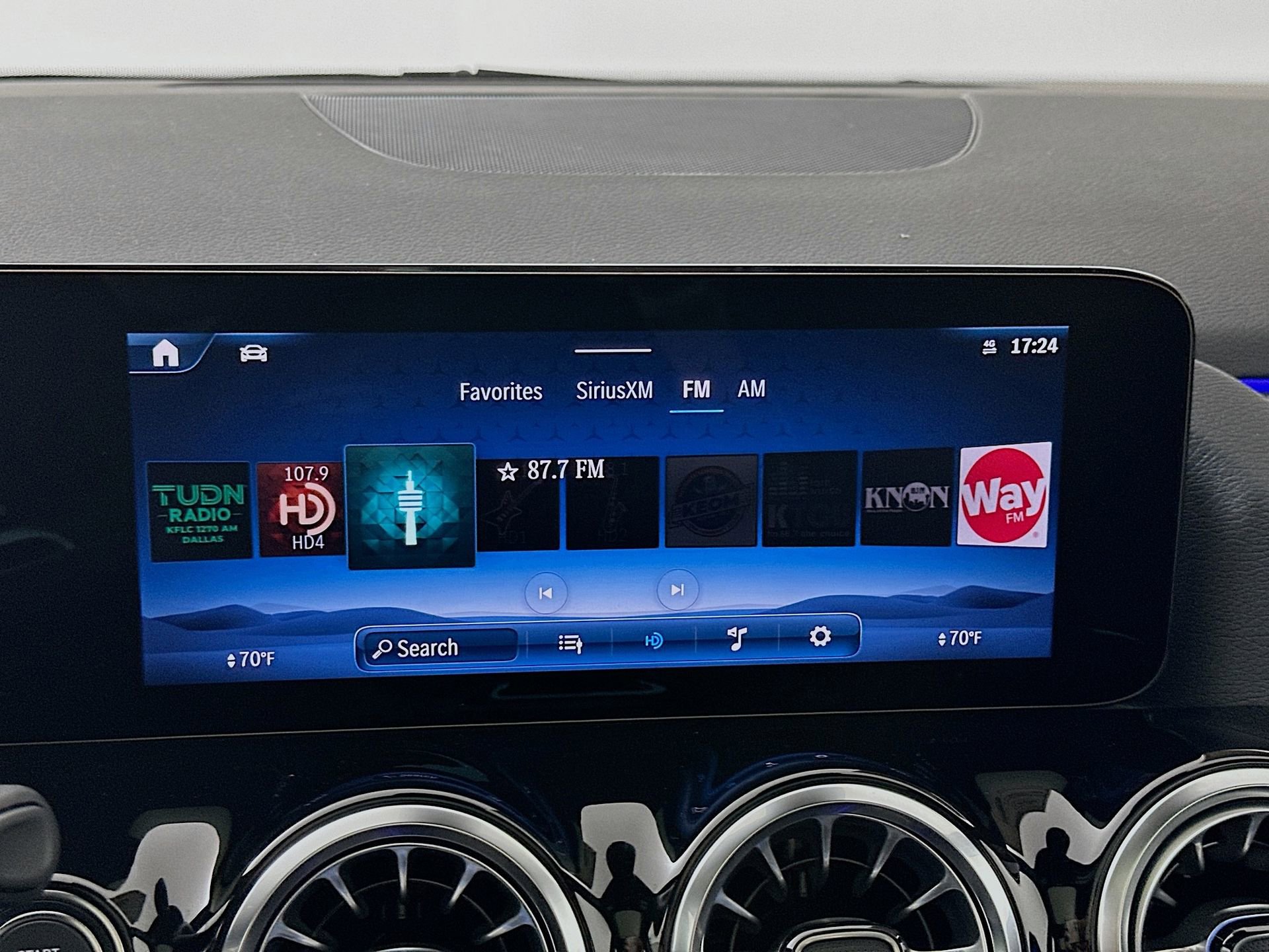 New 2026 Mercedes-Benz GLA 35 AMG 4MATIC image 16