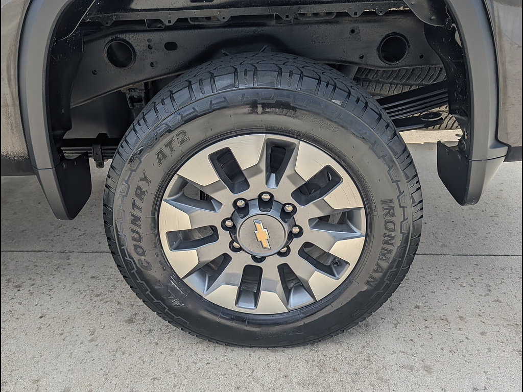 Used 2022 Chevrolet Silverado 2500 Custom w/ Custom Value Package AWD/4WD image 15