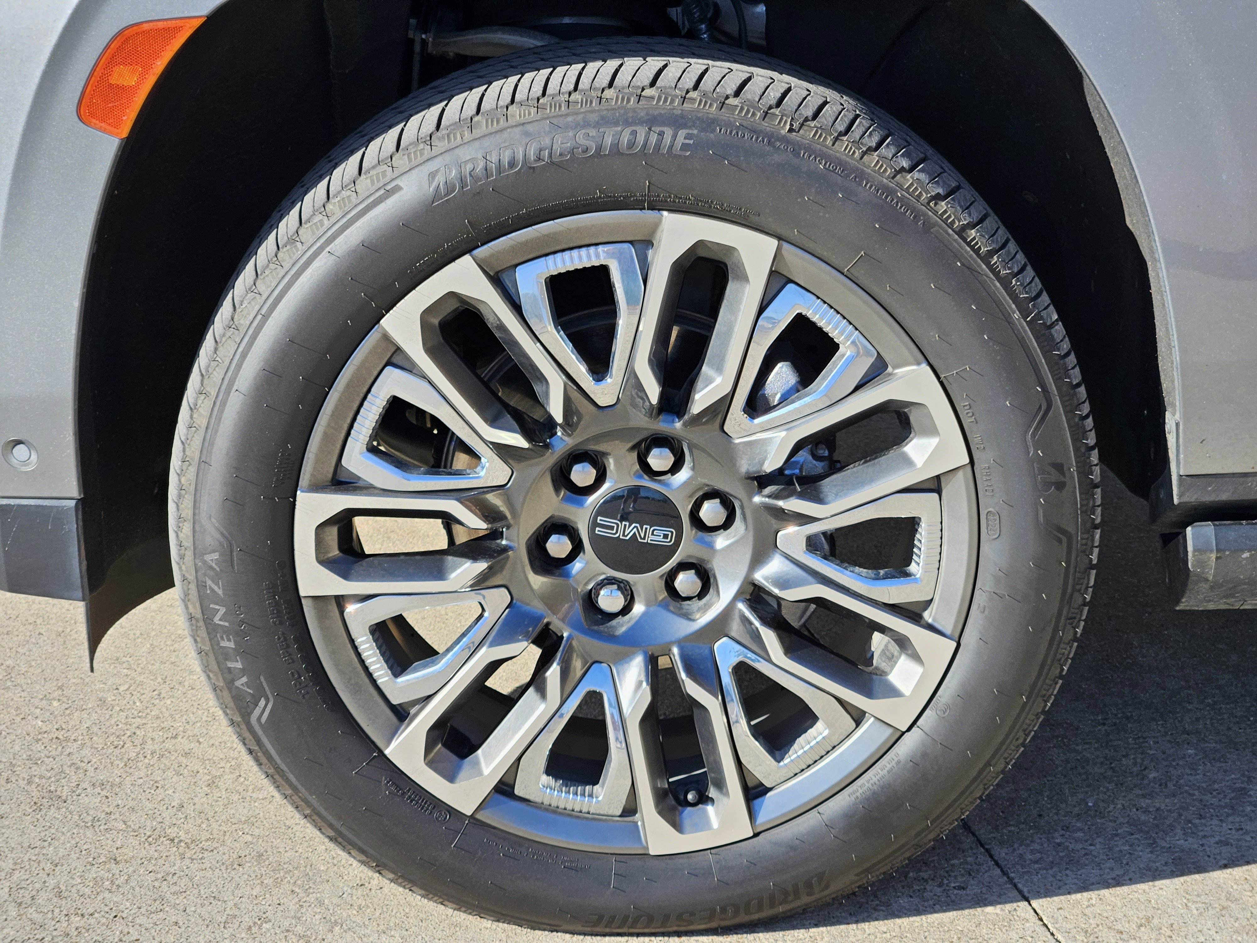 Used 2023 GMC Yukon XL Denali Ultimate image 13