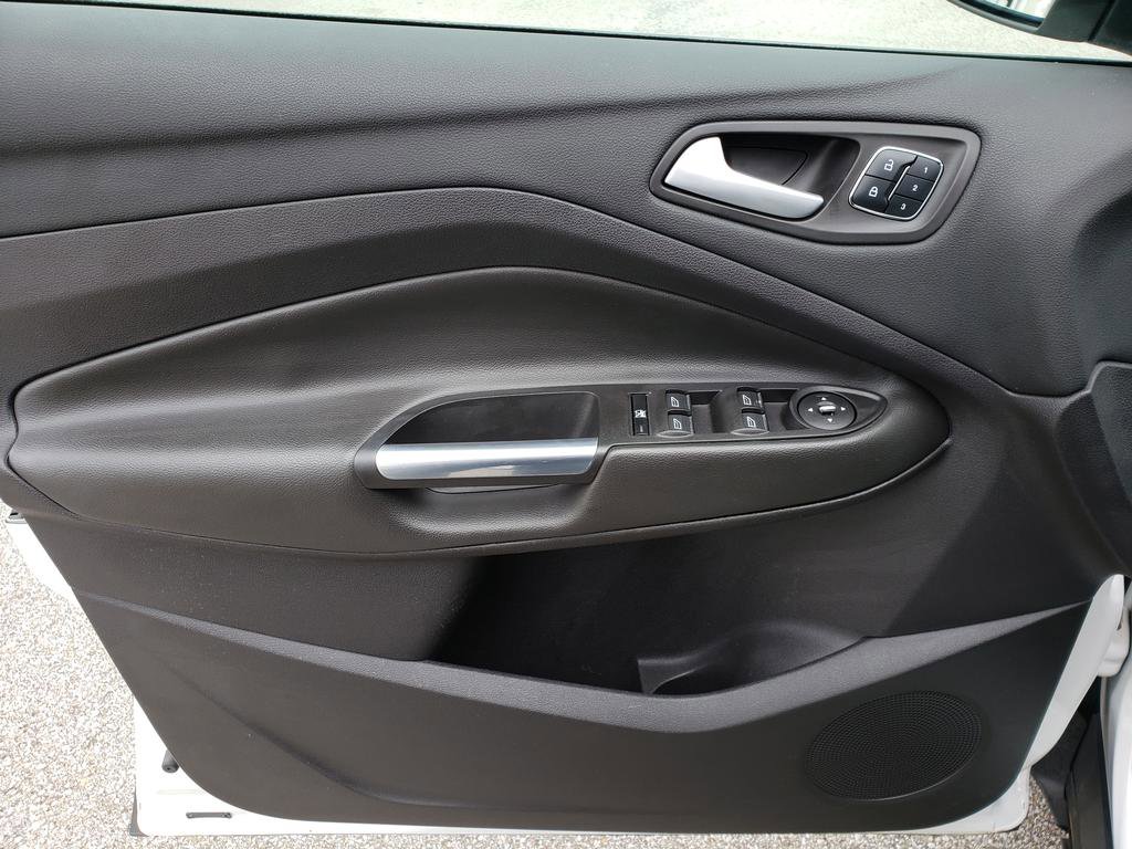 Used 2015 Ford Escape Titanium image 9