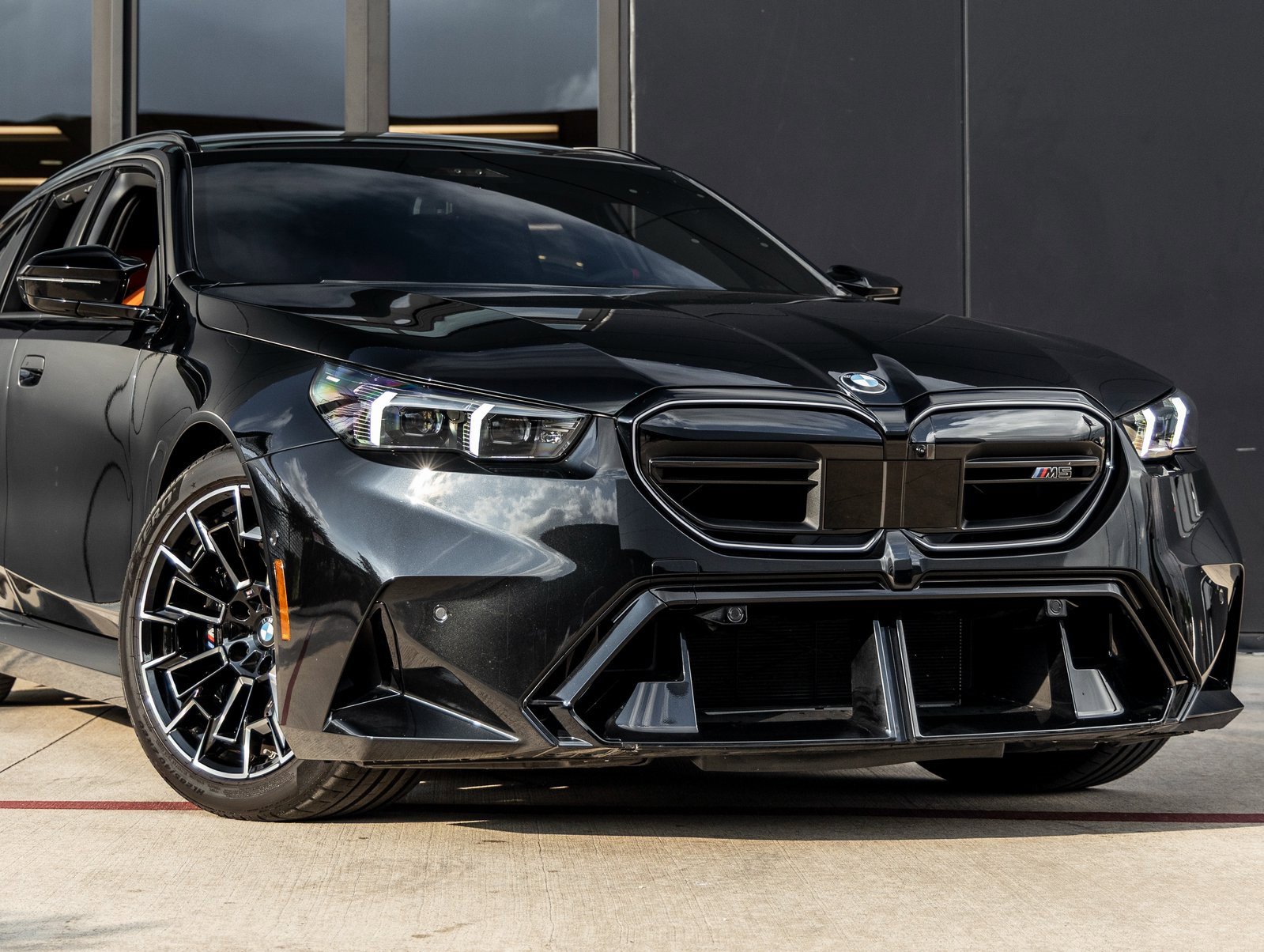 Used 2025 BMW M5 Touring image 5