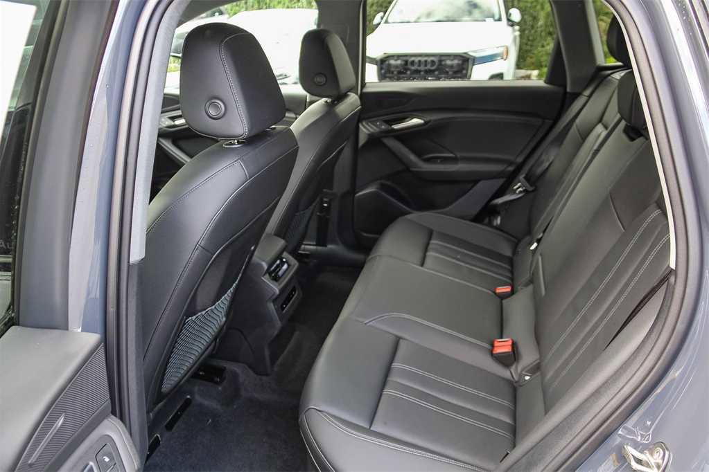 Used 2025 Audi Q6 e-tron Premium w/ Convenience Package image 16