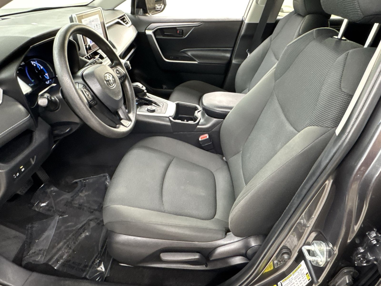 Used 2024 Toyota RAV4 LE AWD/4WD image 16