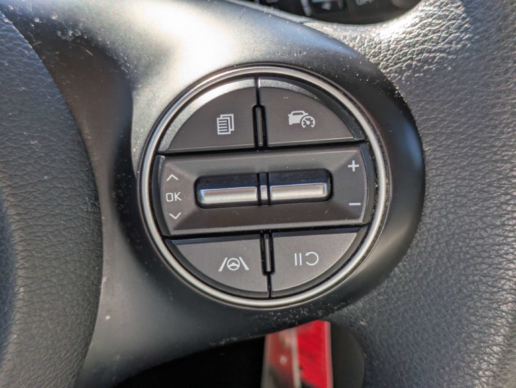 Used 2023 Kia Soul LX FWD image 25