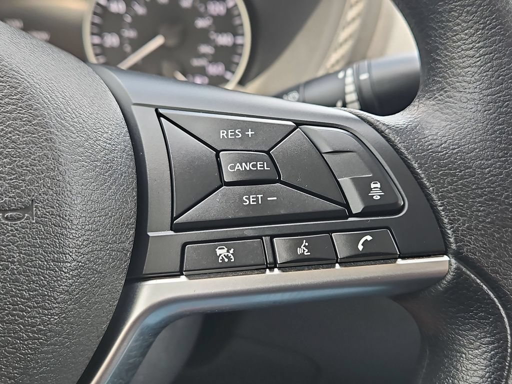 Used 2025 Nissan Sentra SV FWD image 22