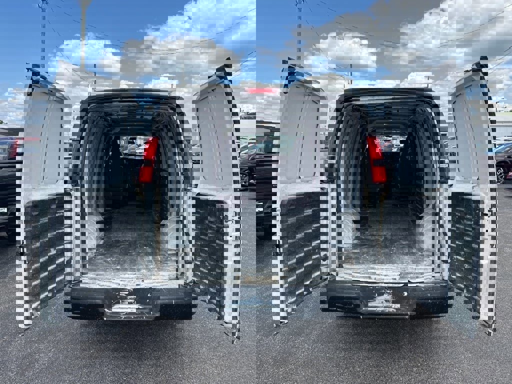 Used 2018 Chevrolet Express 2500 Work Van image 8