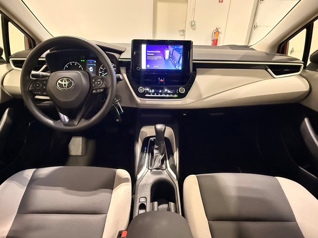 Used 2025 Toyota Corolla LE FWD image 24
